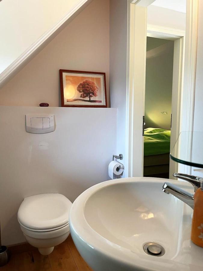 Das Puppenhaus, Reetdach, Sauna, Kamin, Eingezaeunt, Badewanne, Haustiere Willkommen Emmelsbull-Horsbull Bagian luar foto