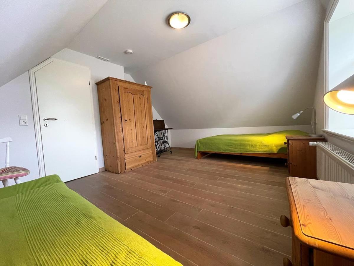 Das Puppenhaus, Reetdach, Sauna, Kamin, Eingezaeunt, Badewanne, Haustiere Willkommen Emmelsbull-Horsbull Bagian luar foto